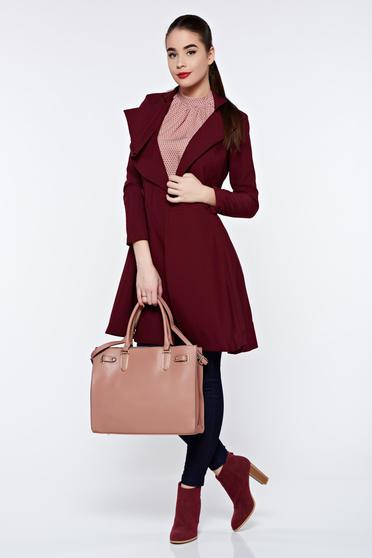 poze cu Trench Artista visiniu in clos captusit pe interior accesorizat cu cordon