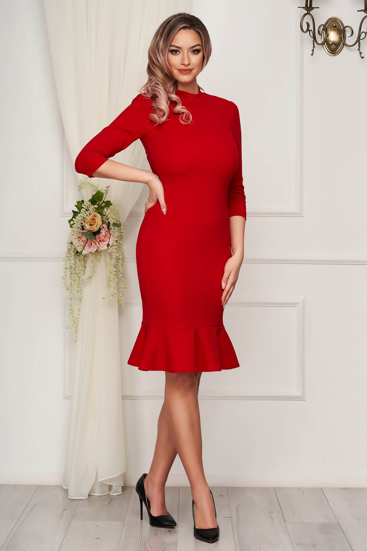 Rochie StarShinerS rosie eleganta cu un croi mulat din material elastic cu volanase la baza rochiei image1