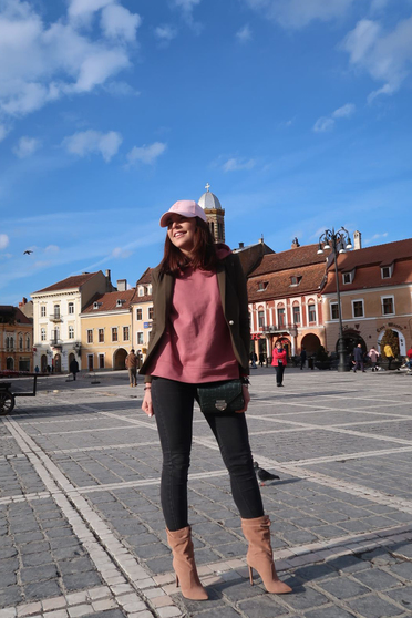 Cizme dama crem din piele naturala din piele intoarsa cu toc inalt cu varful usor ascutit