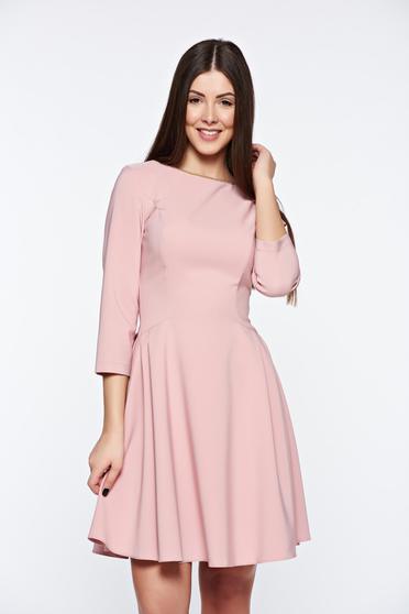 Rochie LaDonna rosa eleganta in clos din material elastic cu aplicatii la gat
