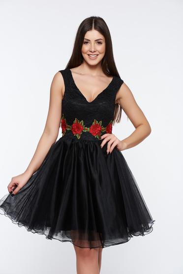 Rochie Artista neagra de ocazie in clos brodata din dantela si tul