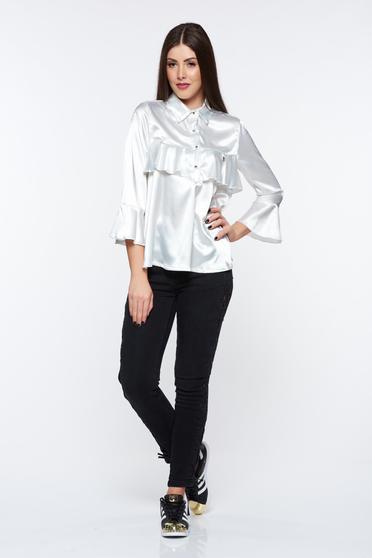 poze cu Bluza dama MissQ alba eleganta cu croi larg din material satinat cu volanase