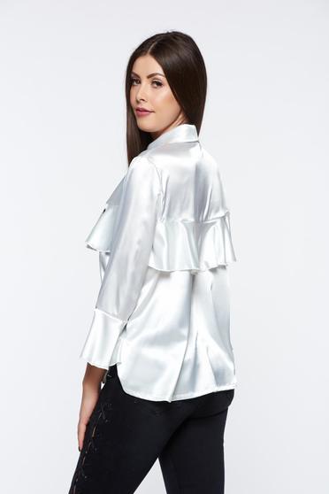 poze cu Bluza dama MissQ alba eleganta cu croi larg din material satinat cu volanase