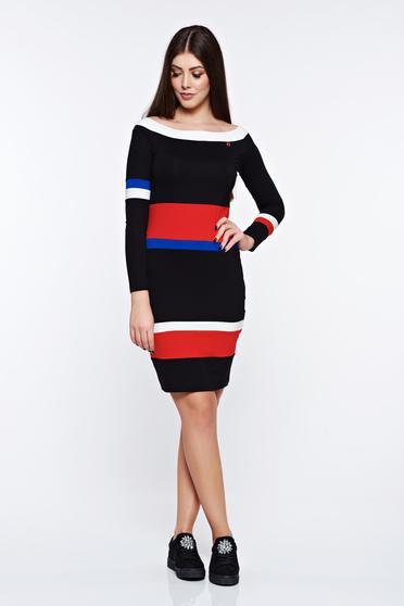 poze cu Rochie MissQ neagra casual cu un croi mulat din material elastic si fin