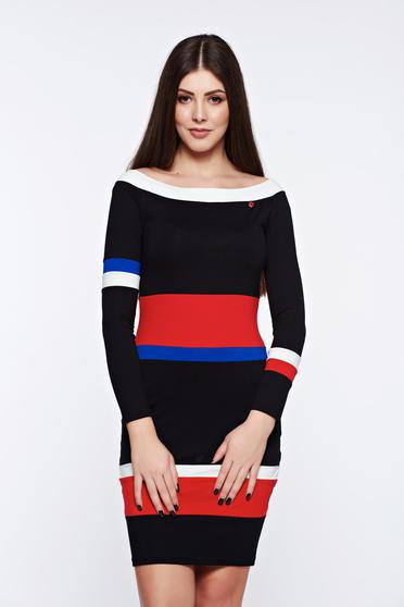 poze cu Rochie MissQ neagra casual cu un croi mulat din material elastic si fin