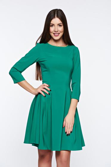 Rochie LaDonna verde eleganta in clos din material elastic cu aplicatii la gat