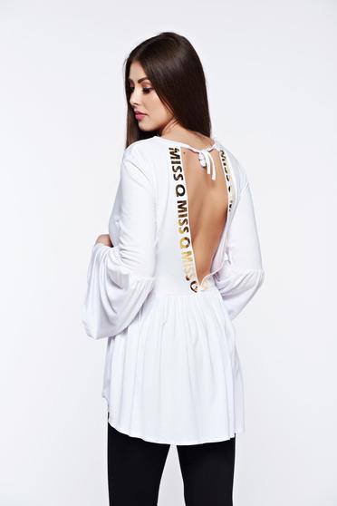 poze cu Bluza dama MissQ alba casual asimetrica cu decolteu in v cu volanase
