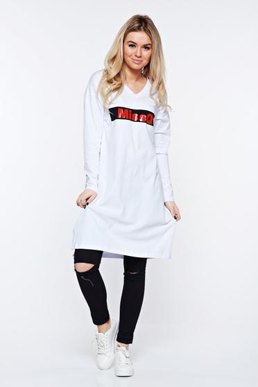 poze cu Rochie MissQ alba casual cu croi larg din material usor elastic cu decolteu in v