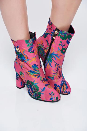 poze cu Botine MissQ roz casual cu toc inalt si gros si interior din piele