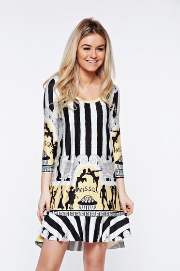 Rochie MissQ alba casual cu croi larg din material elastic cu volanase la baza rochiei