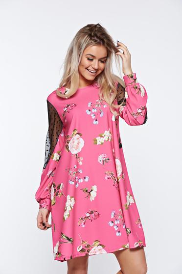 Rochie roz de zi cu croi larg din material elastic cu aplicatii de dantela