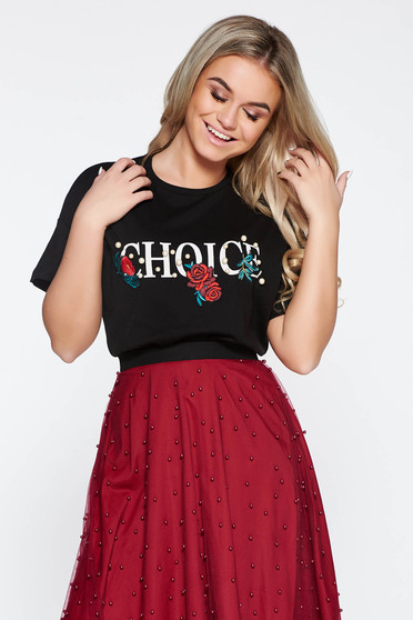 Tricou negru casual brodat din bumbac elastic cu aplicatii cu perle