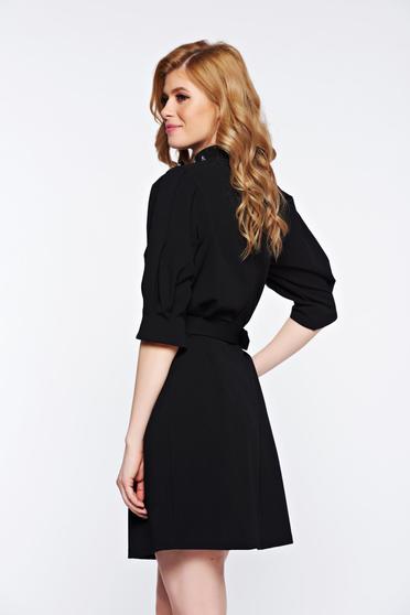 poze cu Rochie Artista neagra eleganta din material elastic cu maneci bufante accesorizata cu cordon
