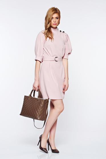 poze cu Rochie Artista rosa eleganta din material elastic cu maneci bufante accesorizata cu cordon