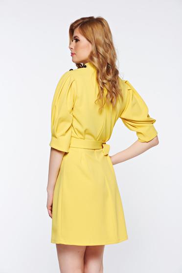 poze cu Rochie Artista galbena eleganta din material elastic cu maneci bufante accesorizata cu cordon