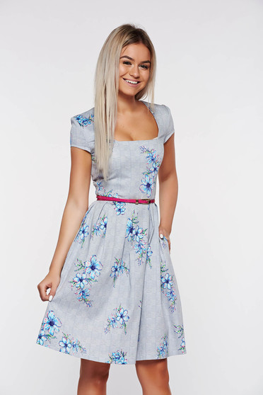 Rochie StarShinerS gri de zi in clos din stofa subtire usor elastica cu accesoriu tip curea