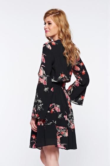poze cu Rochie PrettyGirl neagra de zi in clos din material vaporos cu elastic in talie captusita pe interior