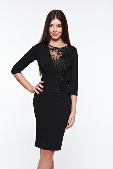 Rochie Artista neagra de ocazie tip creion captusita pe interior cu aplicatii de dantela si margele