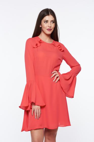 Rochie PrettyGirl corai din voal cu spatele gol captusita pe interior cu maneci clopot