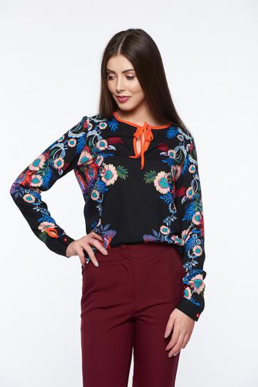 Bluza dama PrettyGirl neagra cu croi larg din material vaporos cu imprimeuri florale