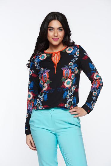 Bluza dama PrettyGirl neagra cu croi larg din material vaporos cu imprimeuri florale