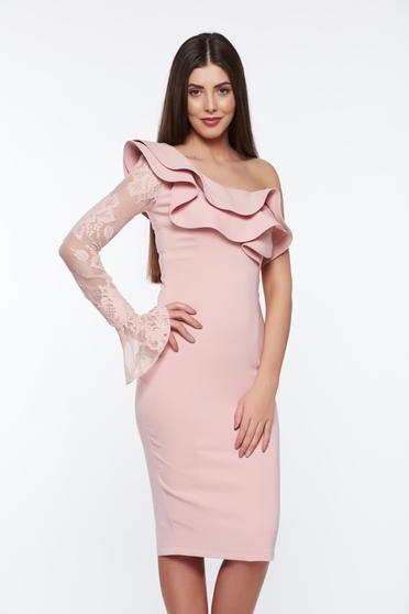 Rochie LaDonna rosa tip creion eleganta din stofa usor elastica captusita pe interior cu aplicatii de dantela