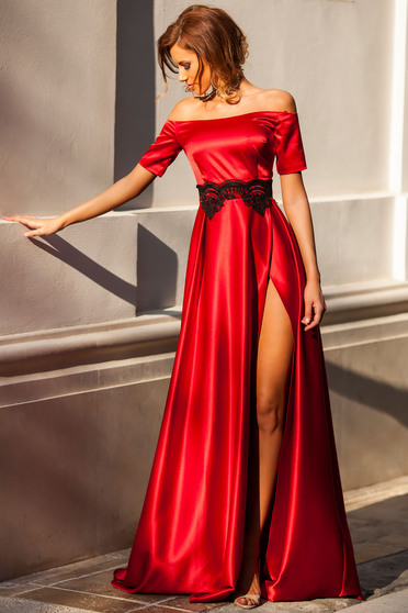Rochie Artista rosie de ocazie in clos din material satinat cu aplicatii de dantela