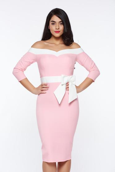 Rochie Artista roz eleganta tip creion din material usor elastic cu bust buretat
