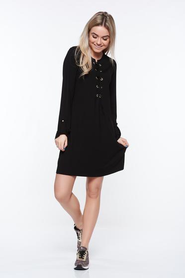 Rochie MissQ neagra casual cu croi larg din material elastic si fin accesorizata cu snur