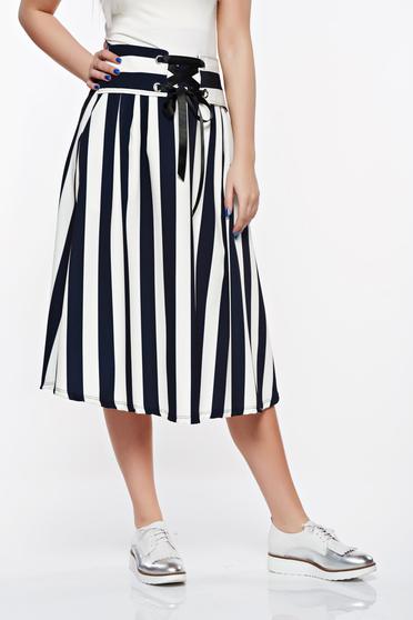 Fusta SunShine albastra-inchis casual in clos din material elastic si fin cu buzunare