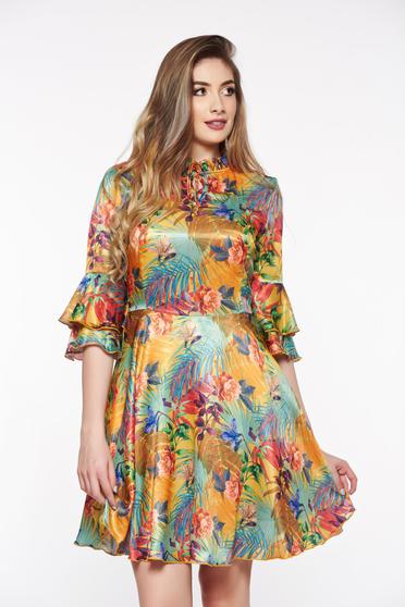 Rochie PrettyGirl verde eleganta in clos din material satinat captusita pe interior