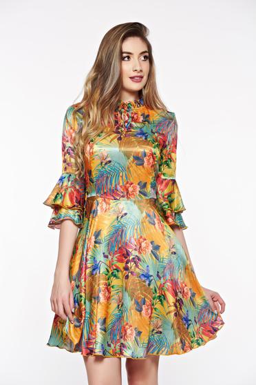 Rochie PrettyGirl verde eleganta in clos din material satinat captusita pe interior