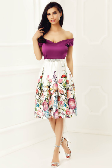Rochie StarShinerS mov de ocazie din material satinat captusita pe interior accesorizata cu pietre stras