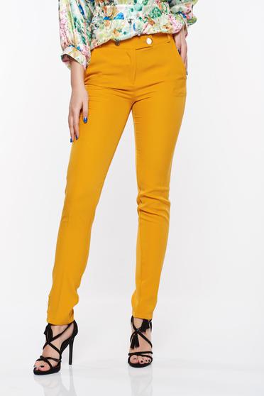 Pantaloni PrettyGirl mustarii office conici din stofa usor elastica cu talie medie si buzunare