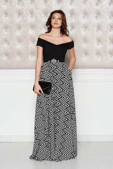 Rochie StarShinerS alba de ocazie in clos din stofa usor elastica accesorizata cu pietre stras