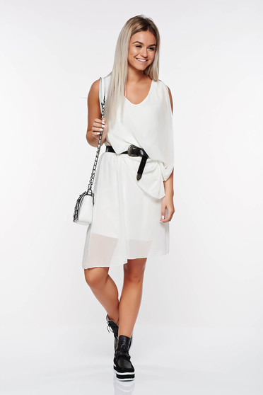 Rochie alba cu croi larg casual din material vaporos si transparent