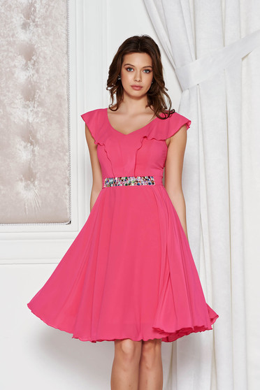 Rochie StarShinerS fuchsia eleganta in clos din voal captusita pe interior accesorizata cu cordon cu pietre stras