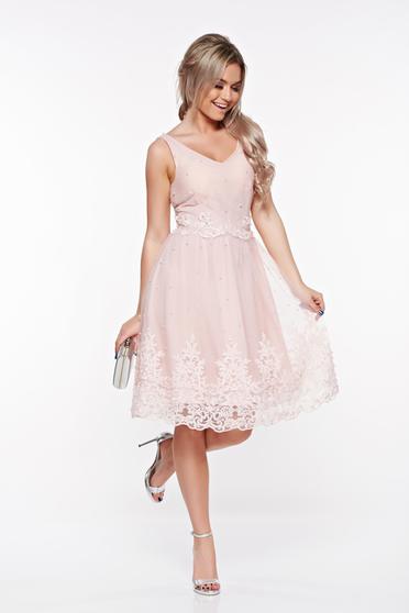 Rochie StarShinerS rosa de ocazie din dantela cu aplicatii cu margele captusita pe interior