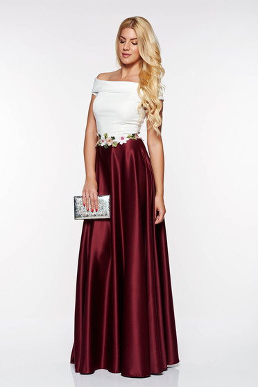 Rochie Artista mov de ocazie in clos din material satinat cu insertii de broderie