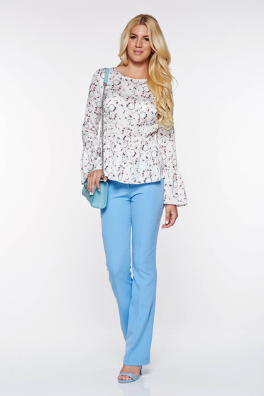 Pantaloni PrettyGirl albastri deschis eleganti evazati din material elastic si fin cu talie medie