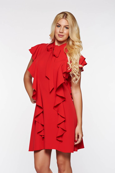 Rochie PrettyGirl rosie eleganta cu croi in a din material elastic si fin cu volanase