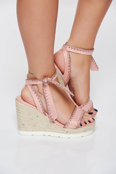Sandale rosa casual din piele ecologica cu impletituri pe platforma