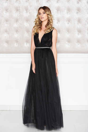 Rochie LaDonna neagra de ocazie in clos din tul si dantela cu aplicatii cu margele