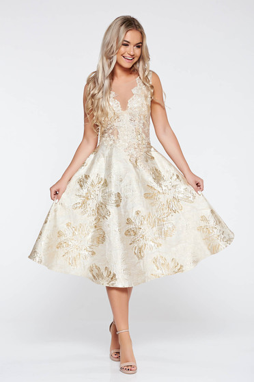 Rochie LaDonna aurie de ocazie in clos din jaquard si dantela cu decolteu in v