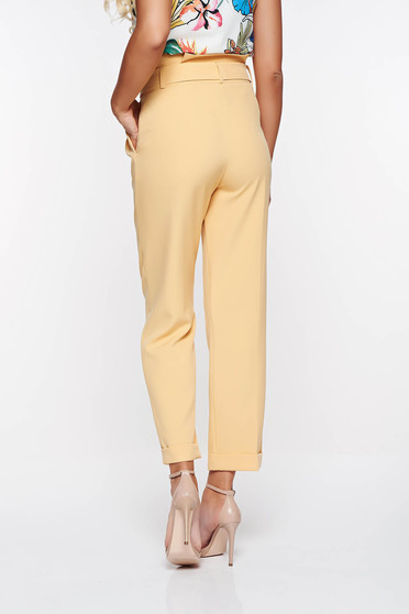Pantaloni PrettyGirl galbeni office cu talie inalta din stofa usor elastica cu buzunare