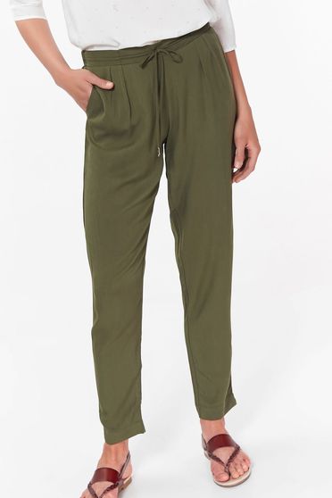 Pantaloni Top Secret khaki casual cu buzunare din material vaporos cu elastic si snur in talie