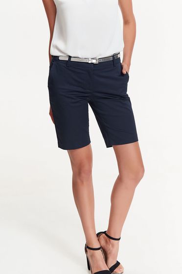 Pantalon scurt Top Secret albastru-inchis din bumbac cu talie medie cu buzunare si accesoriu tip curea