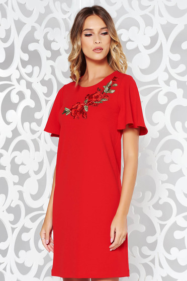 Rochie StarShinerS rosie office cu un croi drept din material elastic cu insertii de broderie