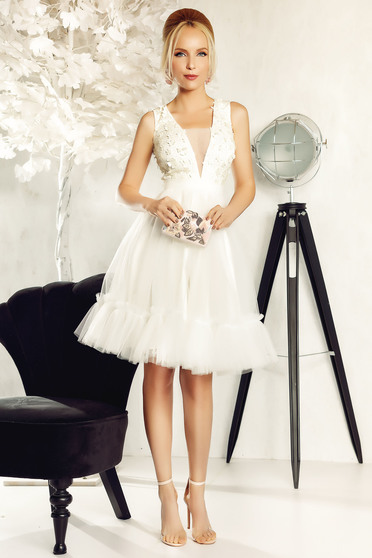 Rochie Fofy alba de ocazie in clos din tul cu aplicatii florale cu efect 3d