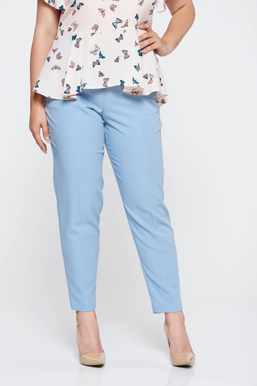 Pantaloni albastri deschis office conici cu talie medie din stofa subtire usor elastica cu buzunare